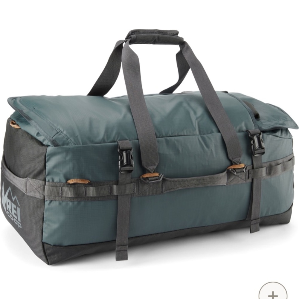 ✨ REI 60 liter duffel bag ✨